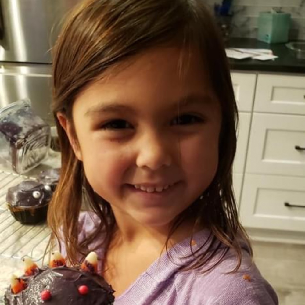 Meet your Posher, Claudia